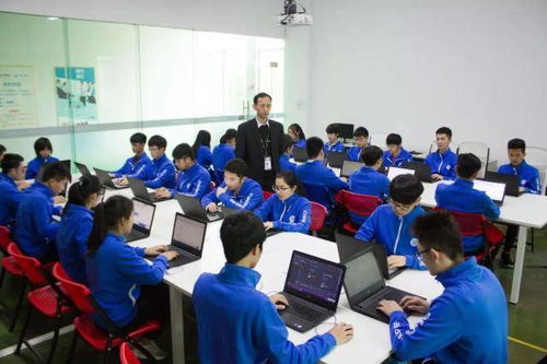 擠破頭也要進(jìn)普高 職高是否混日子,關(guān)鍵還得看孩子